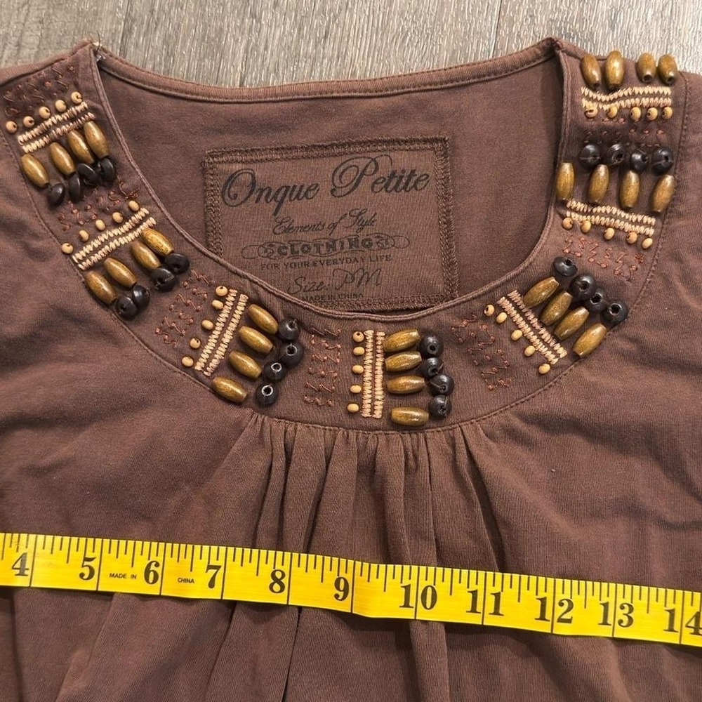 2000s boho brown top with beaded neck details size large - Picture 2 of 3